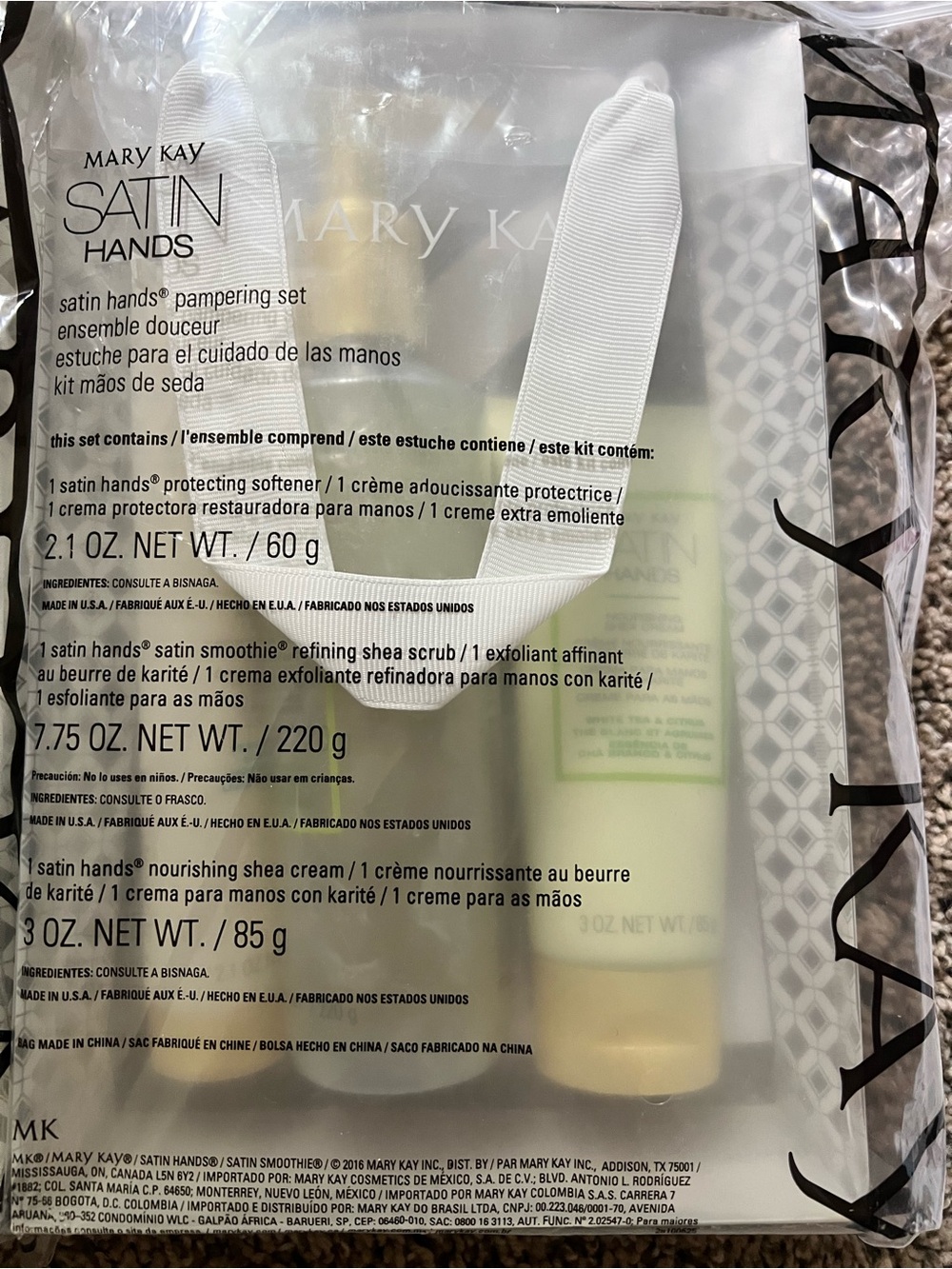 Mary Kay Satin Hands Pampering Set - White and Cream